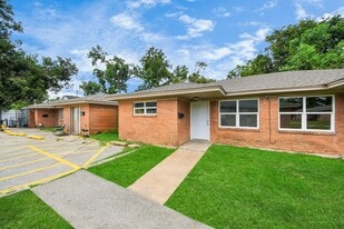 5435 Pardee St in Houston, TX - Building Photo