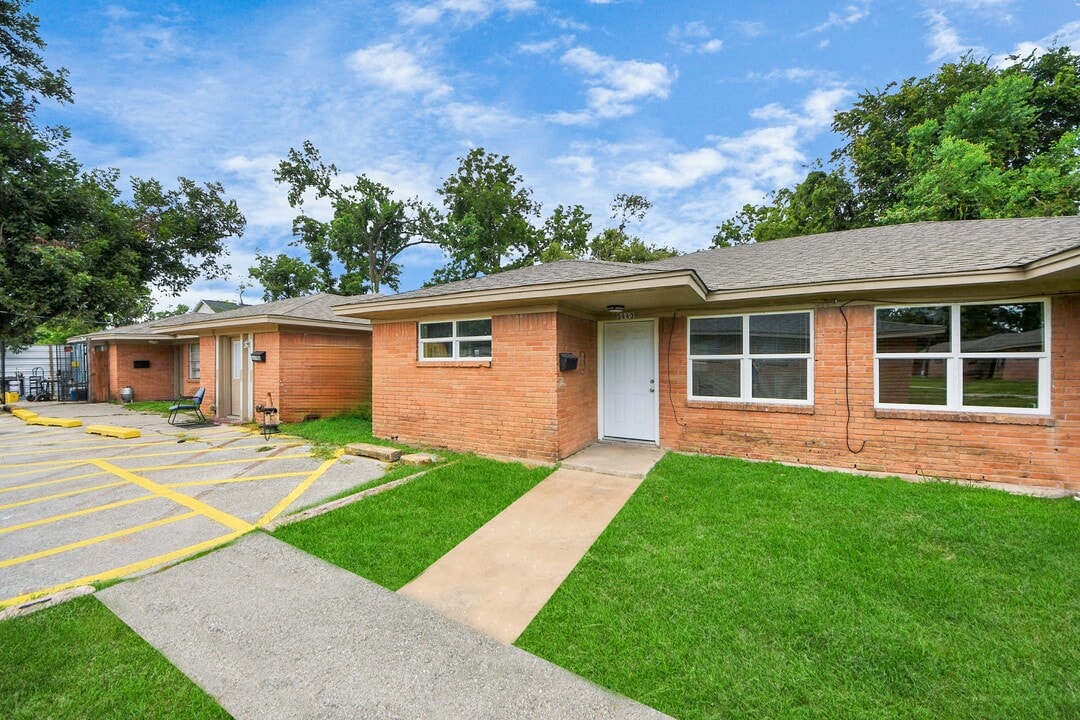 5435 Pardee St in Houston, TX - Building Photo