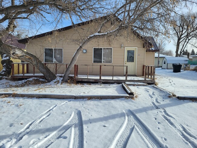 property at 612 S 3rd St