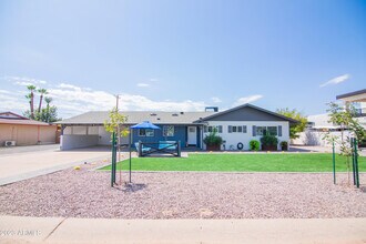 4335 E Clarendon Ave in Phoenix, AZ - Building Photo - Building Photo