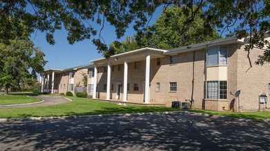 Windsor Apartments in Fort Smith, AR - Building Photo - Building Photo