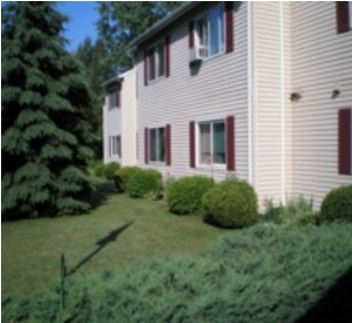 Hamlet Square in Newfane, NY - Foto de edificio