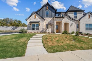 170 Hulen Cir