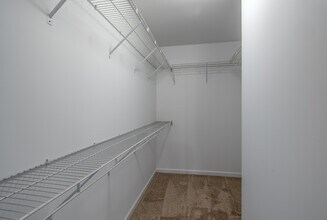 Wales Crossing in North Canton, OH - Building Photo - Interior Photo