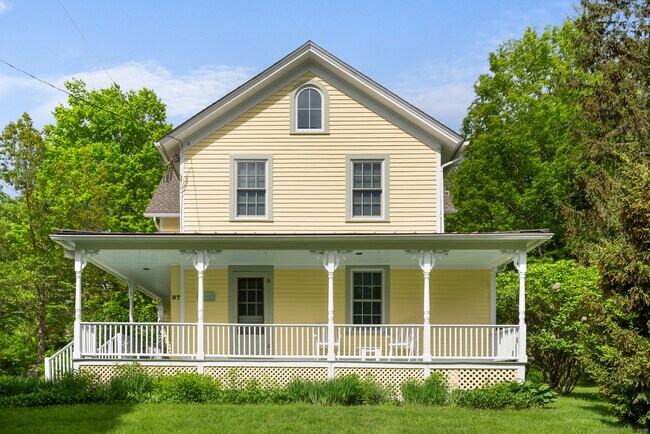 87 Cathole Rd in Litchfield, CT - Building Photo - Building Photo