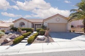 10709 Shackleton Dr in Las Vegas, NV - Building Photo - Building Photo