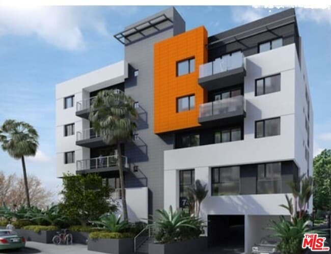 744 Hartford Ave in Los Angeles, CA - Building Photo - Building Photo