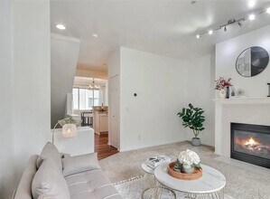 Bothell Townhouse in Bothell, WA - Foto de edificio - Building Photo