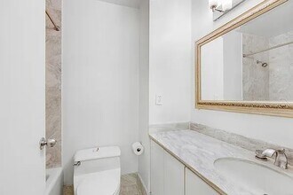 295 Greenwich St in New York, NY - Building Photo - Building Photo