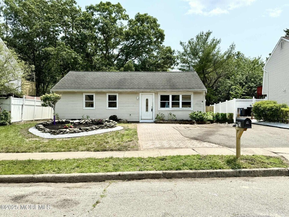 23 Longboat Ave in Barnegat Township, NJ - Building Photo