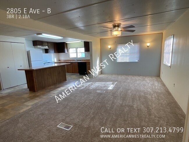 property at 2805 E Ave