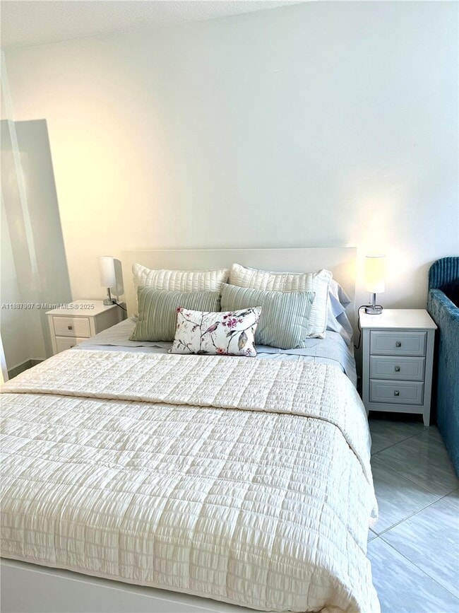 710 Washington Ave in Miami Beach, FL - Building Photo - Building Photo