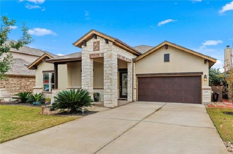 6108 Sabino Dr in Spicewood, TX - Foto de edificio