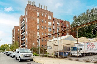 8470 129th St in Kew Gardens, NY - Building Photo - Building Photo