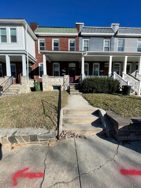 814 McCabe Ave in Baltimore, MD - Building Photo