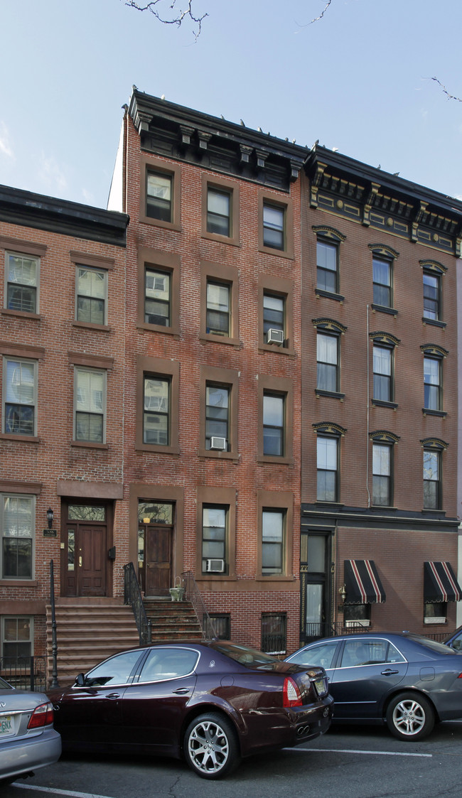 330 Hudson St in Hoboken, NJ - Building Photo - Building Photo