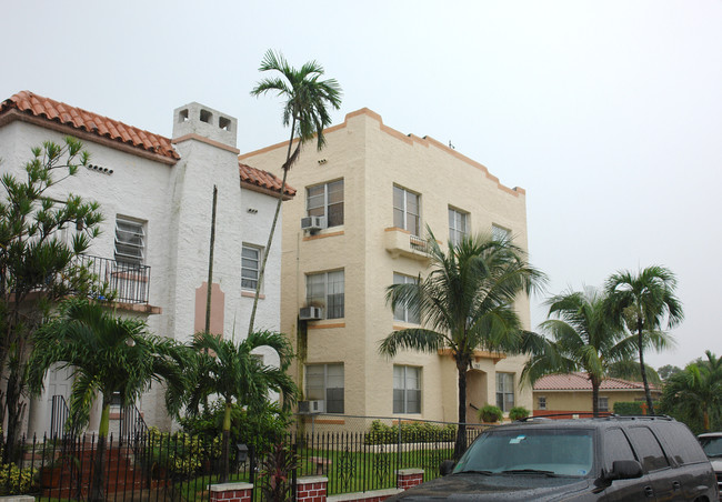 1760 SW 13th St in Miami, FL - Building Photo - Building Photo