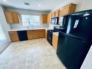 11197 Falesco Ave in Las Vegas, NV - Building Photo - Building Photo