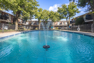 Coventry Cove in Oklahoma City, OK - Building Photo - Building Photo