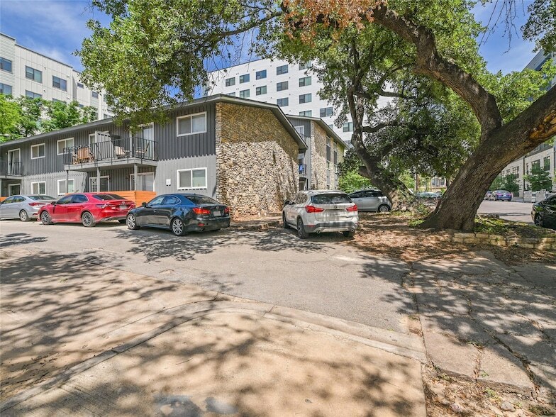 1008-1002 W 25th 1/2 St, Unit 104 in Austin, TX - Foto de edificio