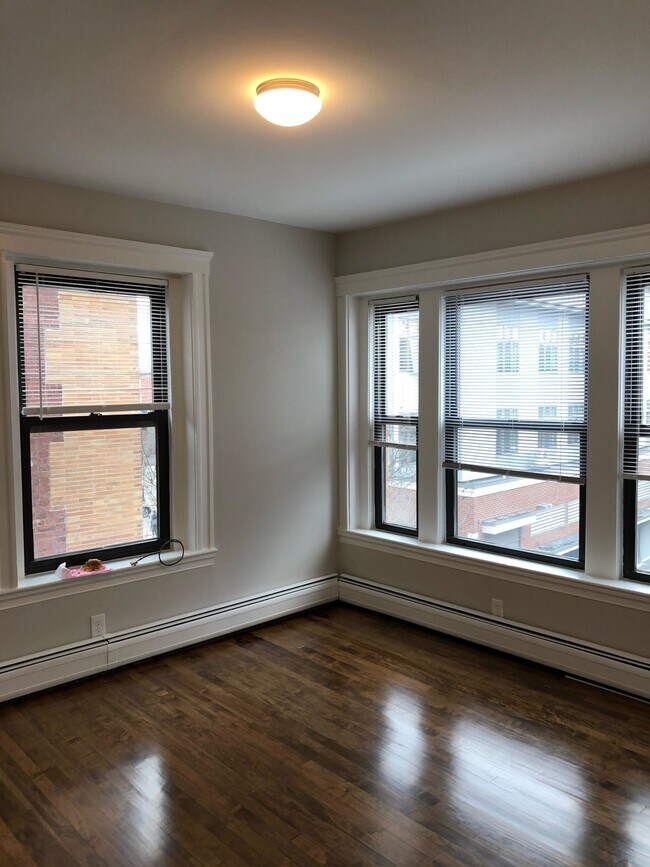 9 Upland Rd, Unit 8 in Cambridge, MA - Building Photo - Building Photo