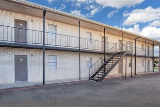 Morgan Manor in Killeen, TX - Building Photo - Building Photo