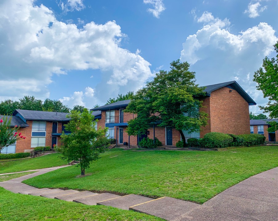 Point North in Henderson, TX - Building Photo