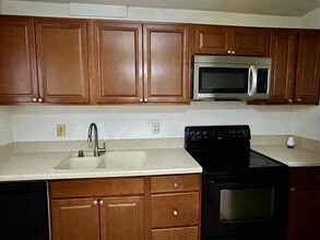 719 SW 75th St-Unit -102 in Gainesville, FL - Building Photo - Building Photo