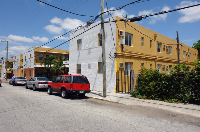 Downtown Villas in Miami, FL - Foto de edificio - Building Photo