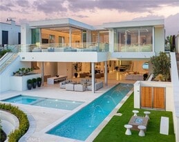 1119 Dolphin Terrace in Newport Beach, CA - Building Photo