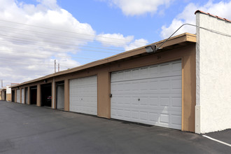 San Carlos Apartments in Anaheim, CA - Building Photo - Building Photo