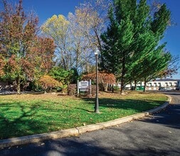 Shillington Commons Apartments in Shillington, PA - Foto de edificio - Building Photo