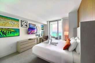 4111 S Ocean Dr in Hollywood, FL - Building Photo - Building Photo