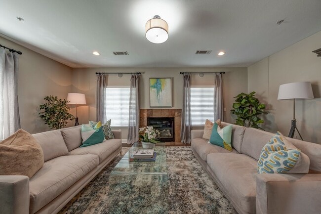 Arbor Ridge in Brentwood, CA - Foto de edificio - Building Photo