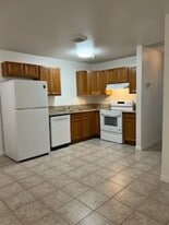 2601 Columbus St, Unit C60 in Bakersfield, CA - Building Photo