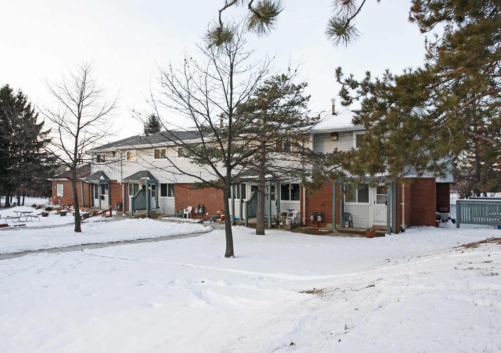 Green Baxter Court in Ann Arbor, MI - Foto de edificio