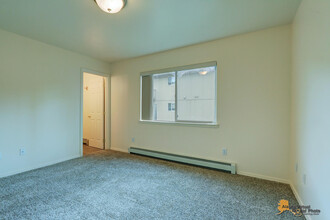 5645 E Beaver Ave, Unit H in Wasilla, AK - Building Photo - Building Photo