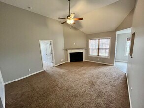 405 Zurich Ct in Clarksville, TN - Building Photo - Building Photo