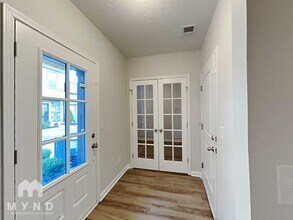 302 Negri Ct in La Vergne, TN - Foto de edificio - Building Photo