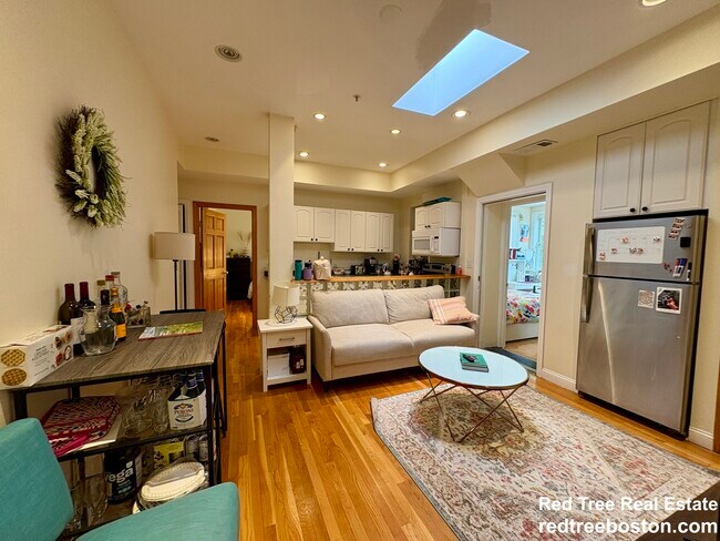1802 Beacon St, Unit 8