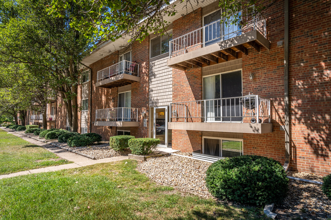 Crescent Creek Apartments in Peoria, IL - Building Photo