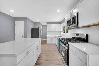 8011 Monaldi Dr in Munster, IN - Building Photo - Building Photo