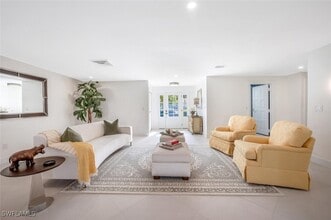 735 Parkview Ln in Naples, FL - Building Photo - Building Photo