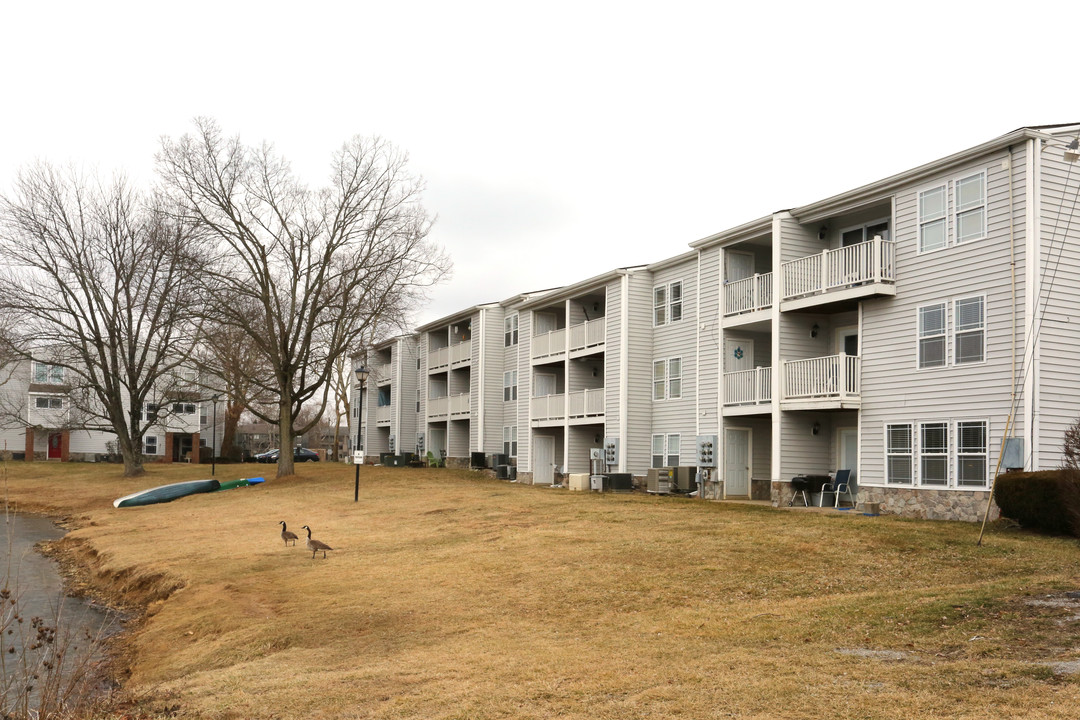 Lake Edge Condos in Lexington, KY - Building Photo