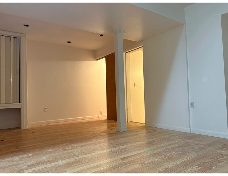 110 Sunnyside Ave, Unit 1 in Brooklyn, NY - Building Photo