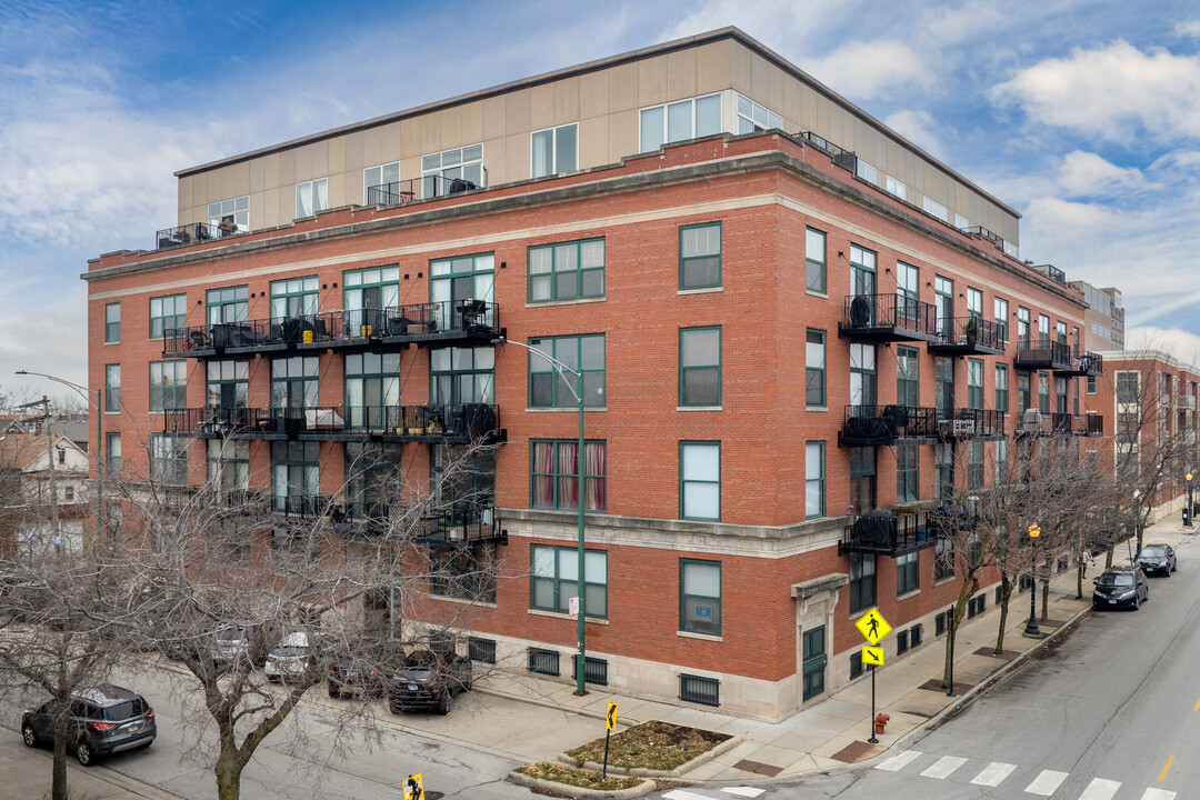 Union Lofts Condominium in Chicago, IL - Building Photo