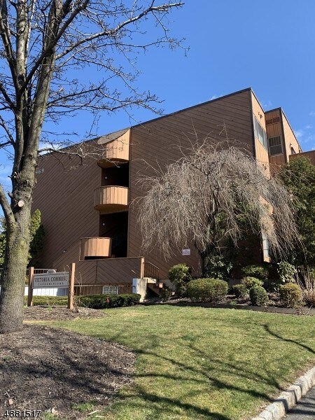 971 Bloomfield Ave-Unit -12 in Glen Ridge, NJ - Building Photo