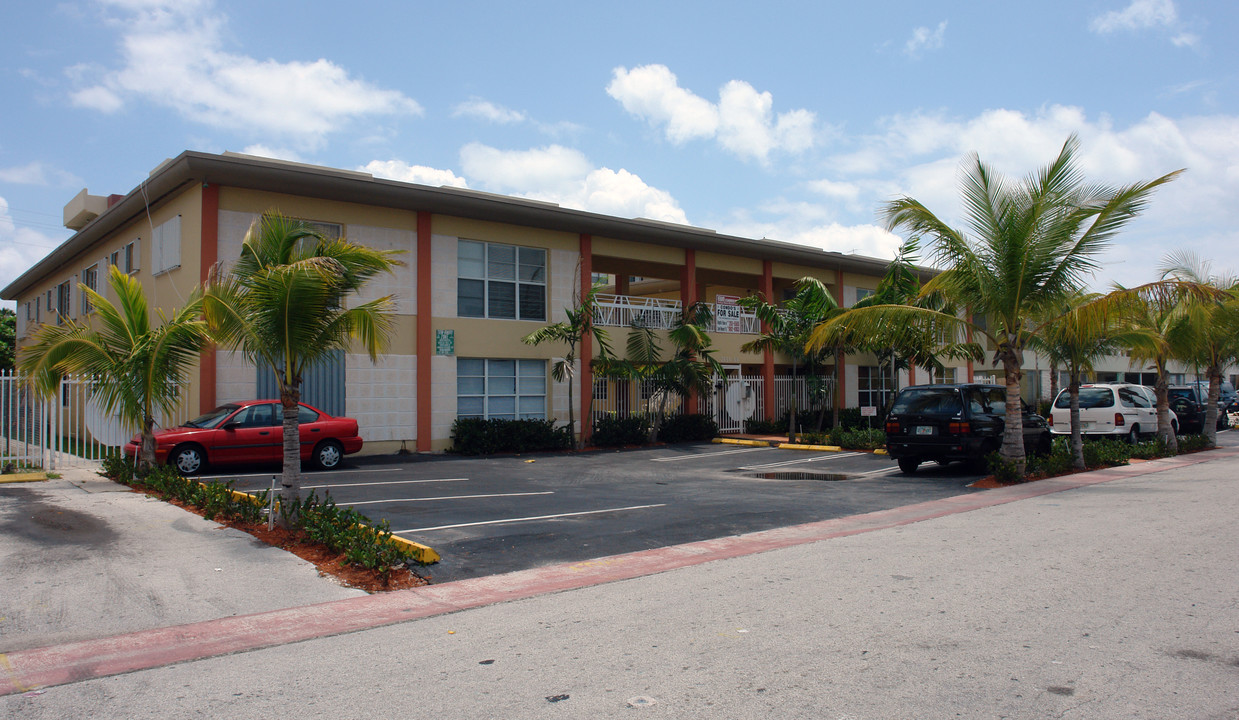 7331-7333 Gary Ave in Miami Beach, FL - Foto de edificio