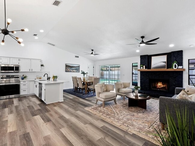 4715 Kemble Ct in Tampa, FL - Building Photo - Building Photo