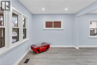 392 Victoria St S in Kitchener, ON - Building Photo - Building Photo